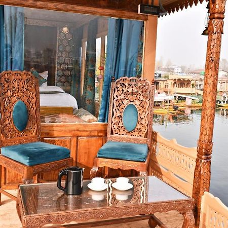 Houseboat Plato Excellence Hotell Srīnagar Exteriör bild