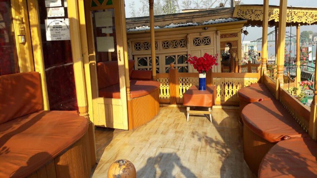Houseboat Plato Excellence Hotell Srīnagar Exteriör bild